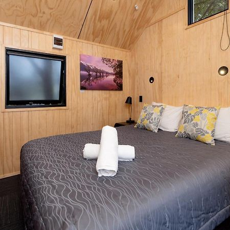 Queenstown Top 10 Holiday Park Bagian luar foto