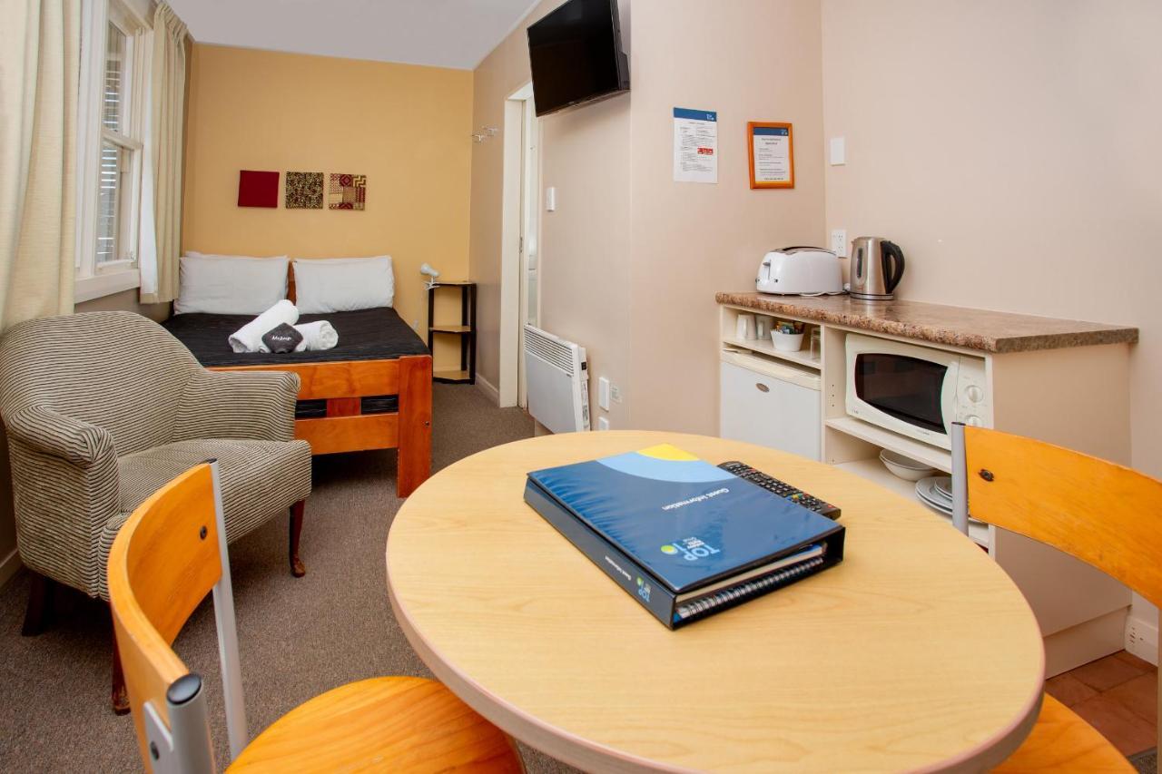 Queenstown Top 10 Holiday Park Bagian luar foto