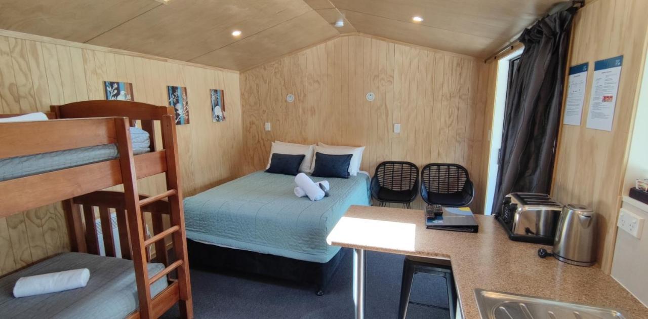 Queenstown Top 10 Holiday Park Bagian luar foto