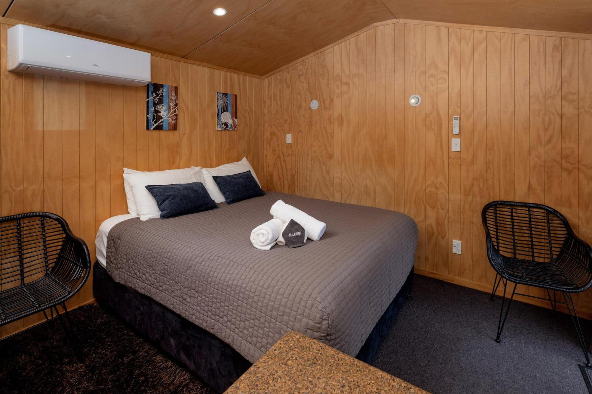 Queenstown Top 10 Holiday Park Bagian luar foto