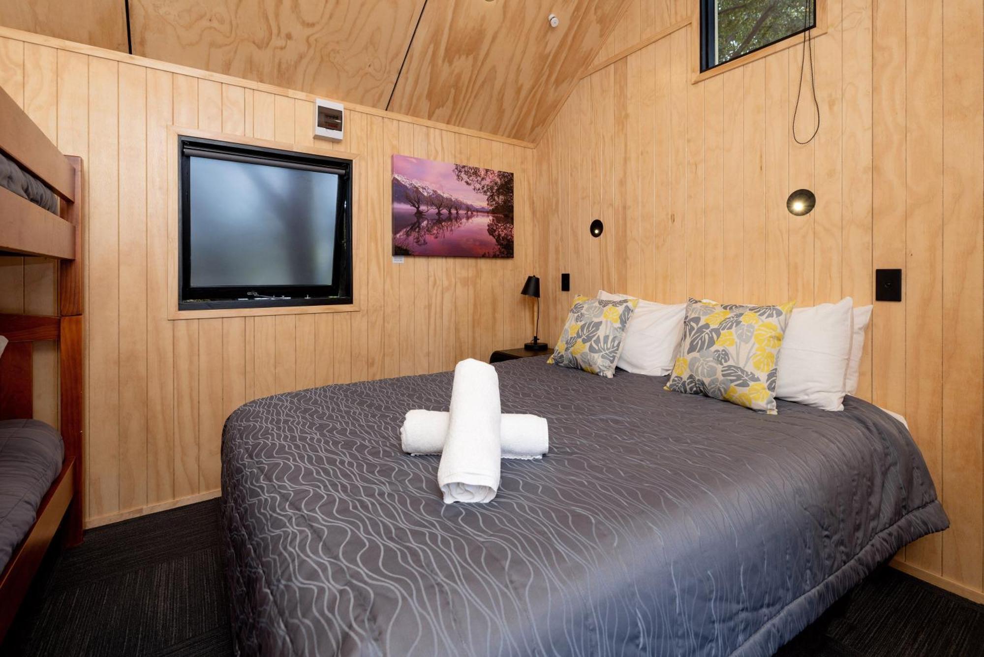 Queenstown Top 10 Holiday Park Bagian luar foto