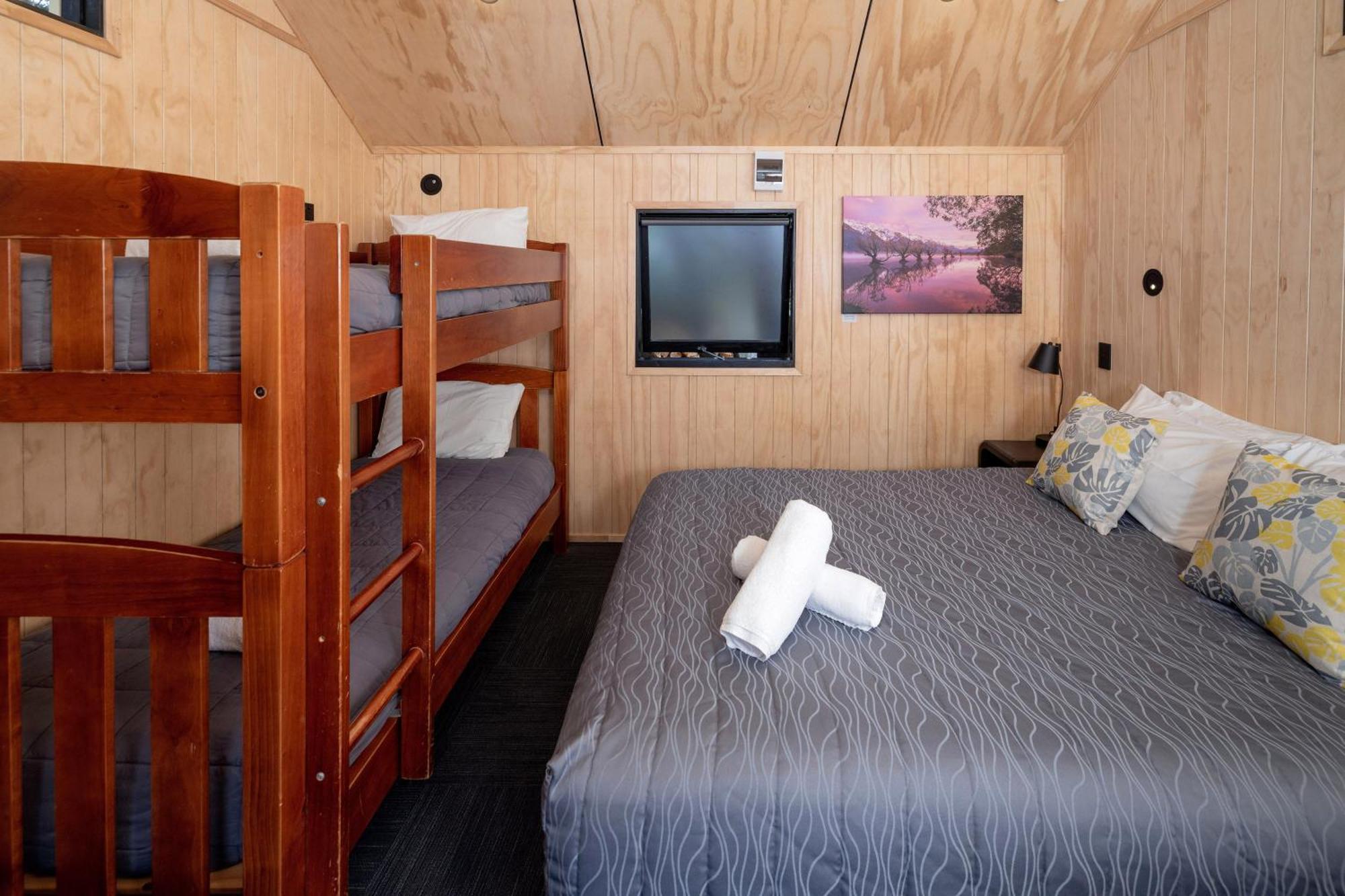 Queenstown Top 10 Holiday Park Bagian luar foto