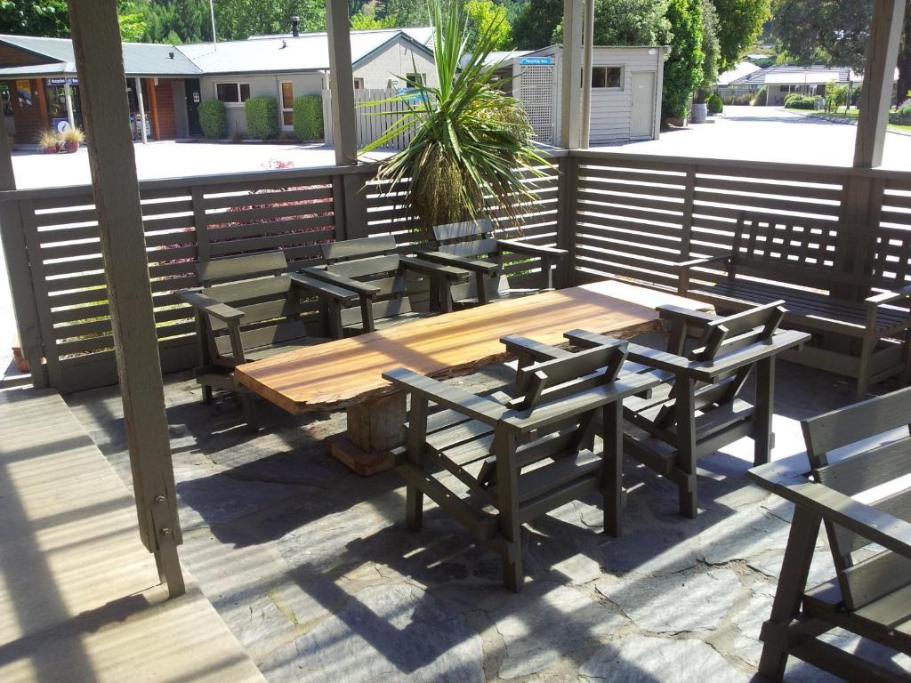 Queenstown Top 10 Holiday Park Bagian luar foto