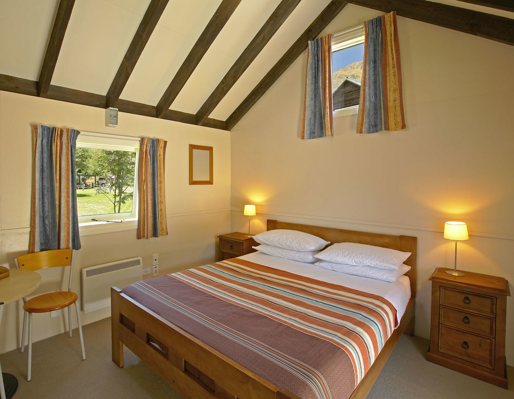 Queenstown Top 10 Holiday Park Bagian luar foto
