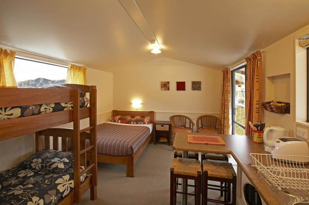 Queenstown Top 10 Holiday Park Bagian luar foto