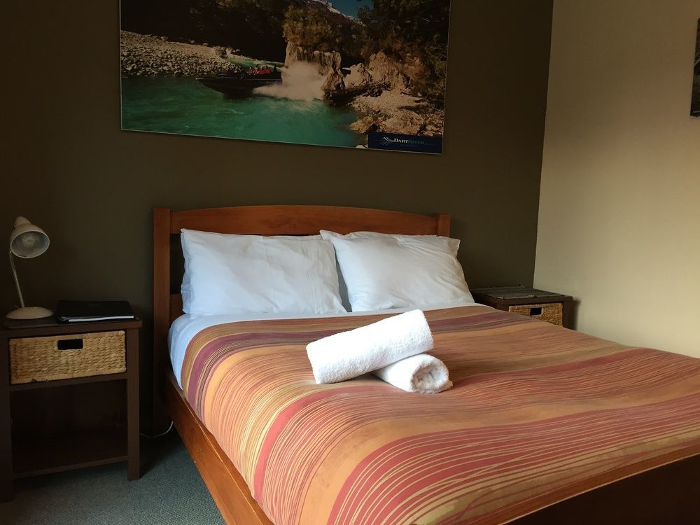 Queenstown Top 10 Holiday Park Bagian luar foto
