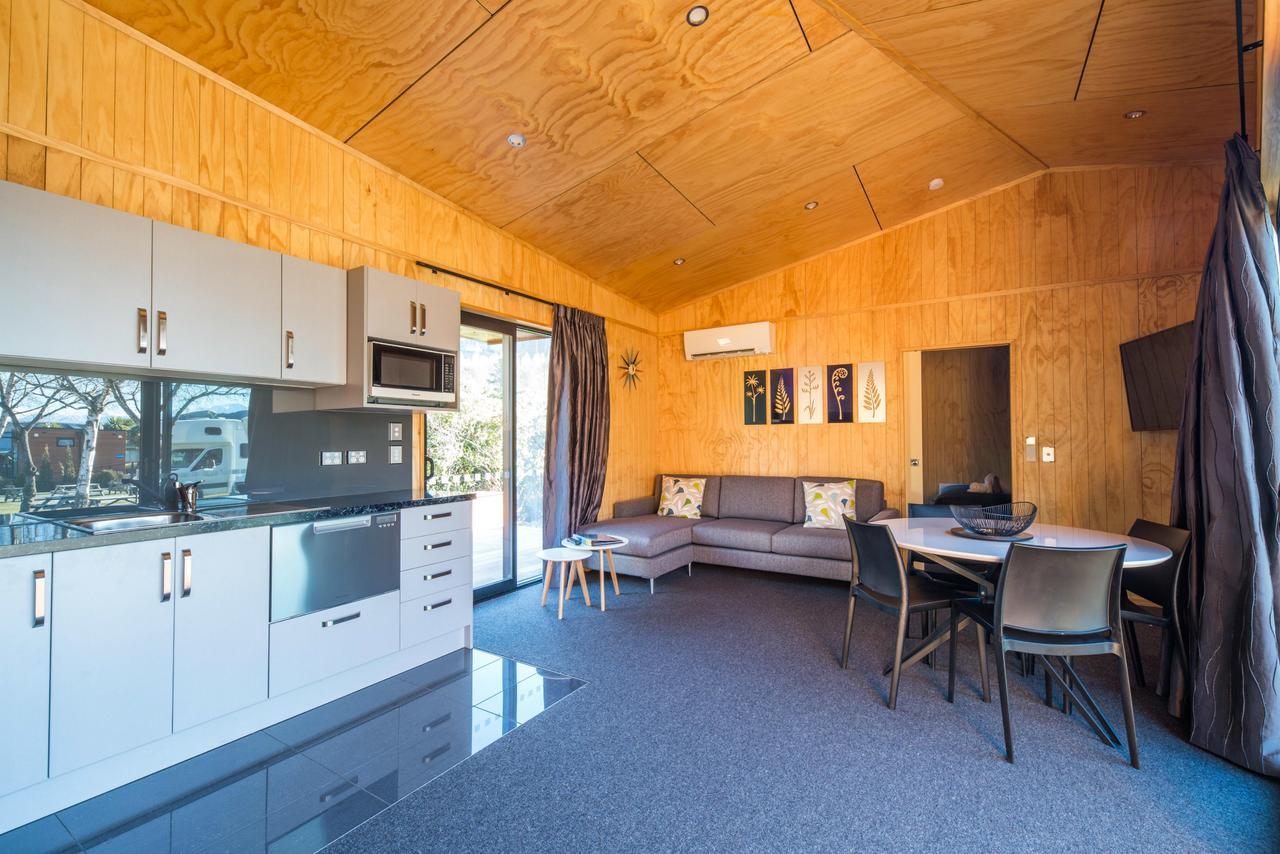 Queenstown Top 10 Holiday Park Bagian luar foto