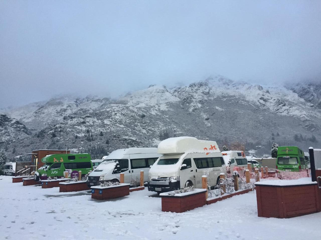 Queenstown Top 10 Holiday Park Bagian luar foto