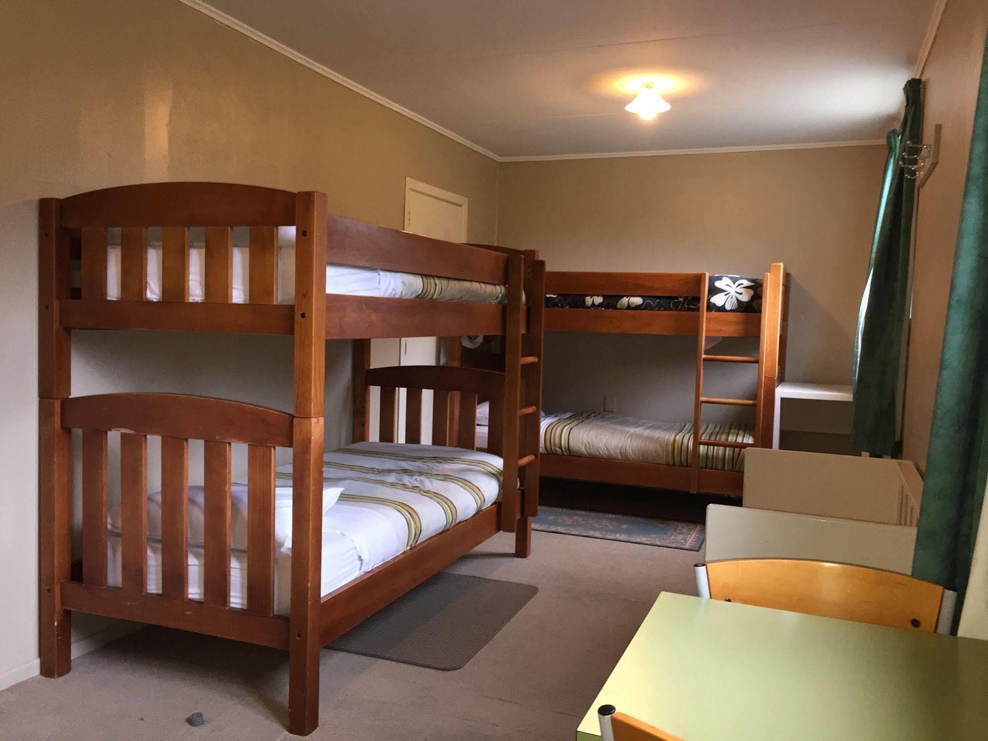 Queenstown Top 10 Holiday Park Bagian luar foto