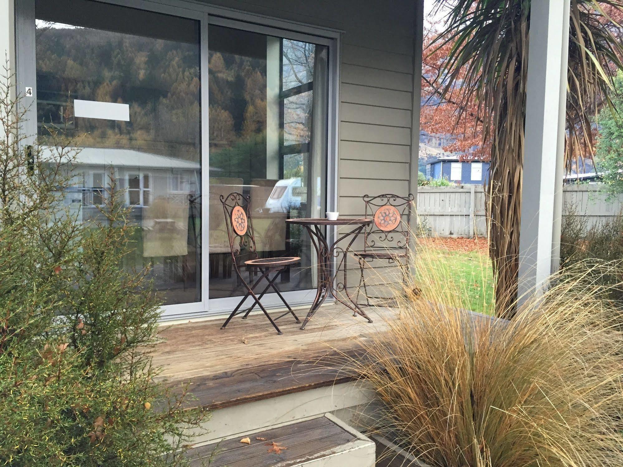 Queenstown Top 10 Holiday Park Bagian luar foto